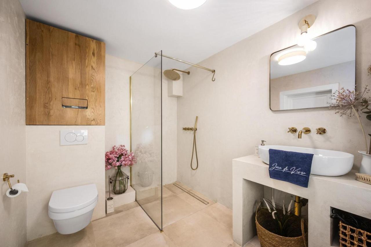 New Design & High Standard Apt From 16Th Century In Old Town-Free Parking براتسيلافا المظهر الخارجي الصورة