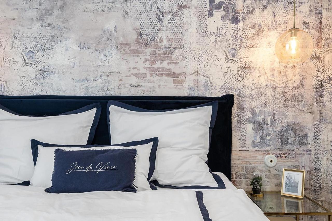 New Design & High Standard Apt From 16Th Century In Old Town-Free Parking براتسيلافا المظهر الخارجي الصورة